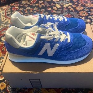 New Balance 574 Mens size 9.  Never worn.